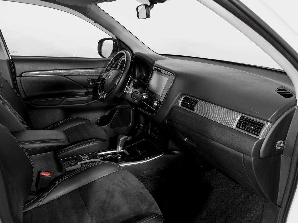 Купить Mitsubishi Outlander с пробегом. Фото: #8