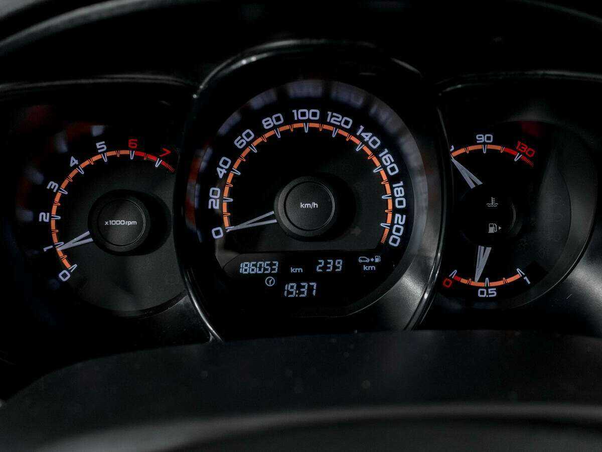 Купить Lada (ВАЗ) Vesta с пробегом. Фото: #10