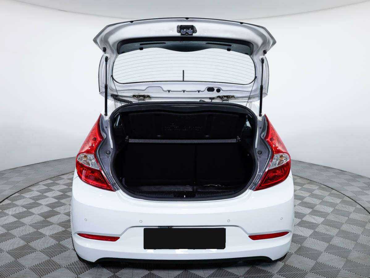 Купить Hyundai Solaris с пробегом. Фото: #20