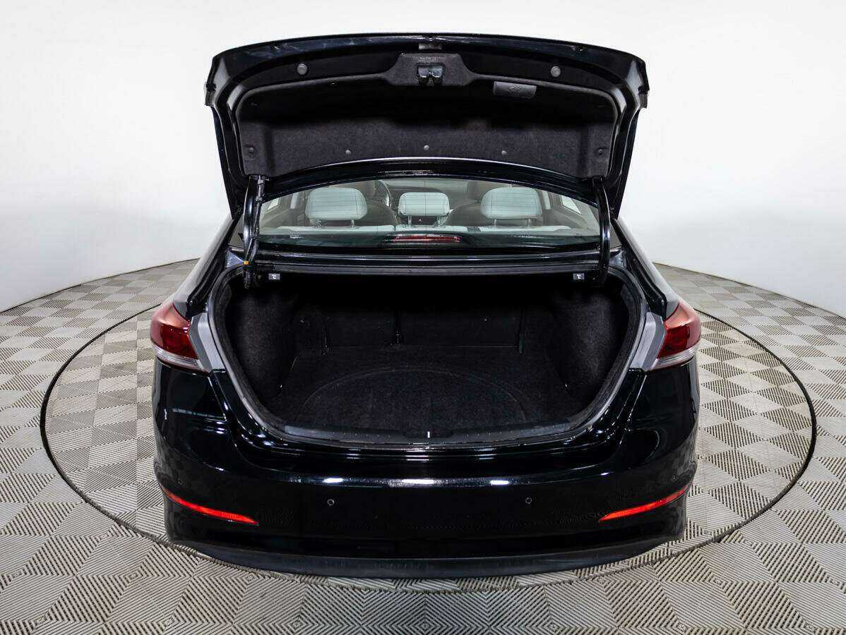 Купить Hyundai Elantra с пробегом. Фото: #17