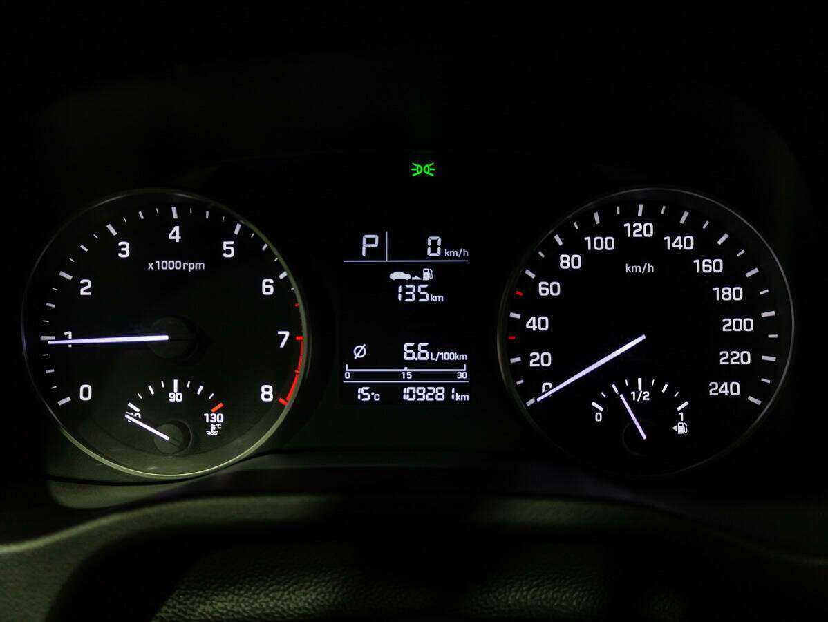 Купить Hyundai Elantra с пробегом. Фото: #19