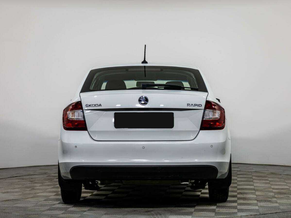 Купить Skoda Rapid с пробегом. Фото: #4