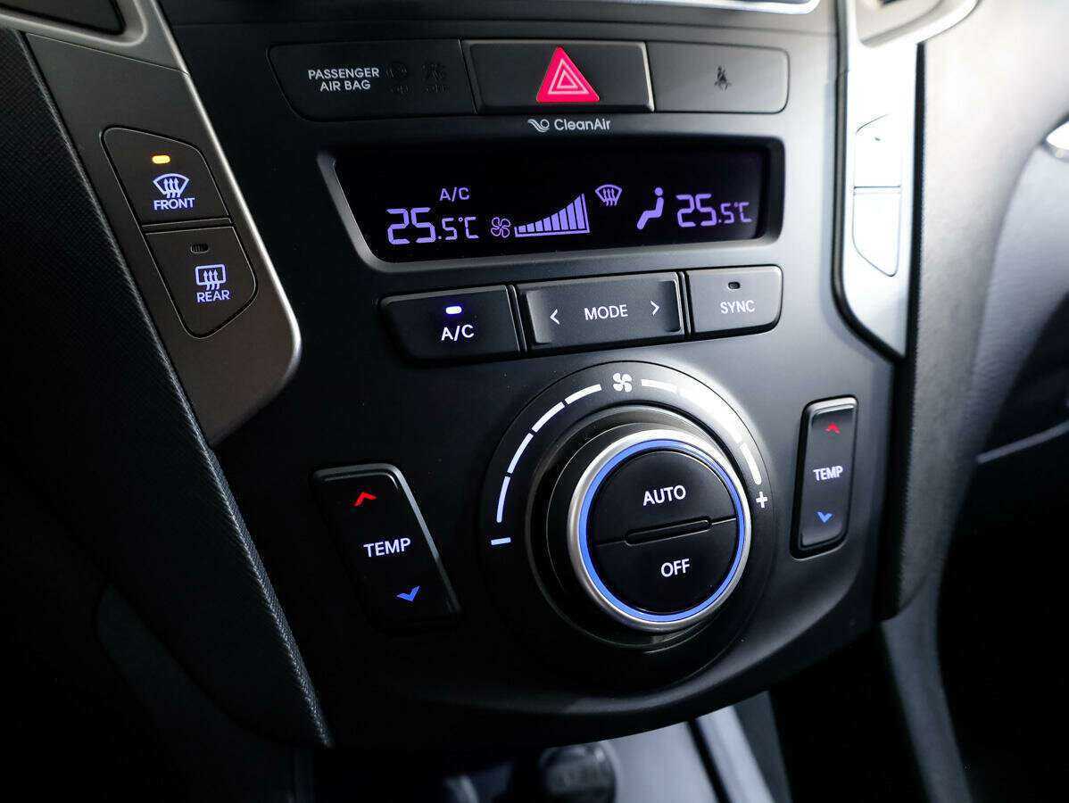 Купить Hyundai Santa Fe с пробегом. Фото: #21