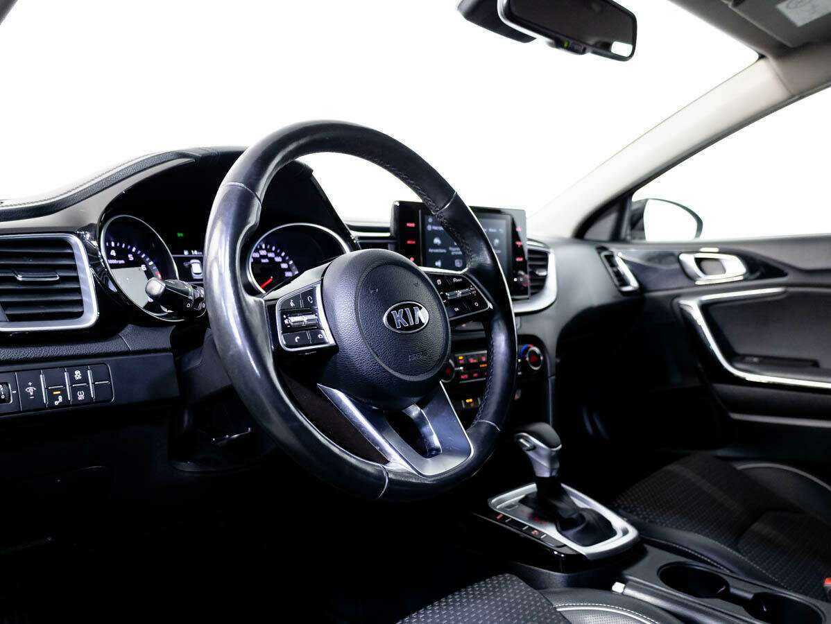Купить Kia Ceed с пробегом. Фото: #9