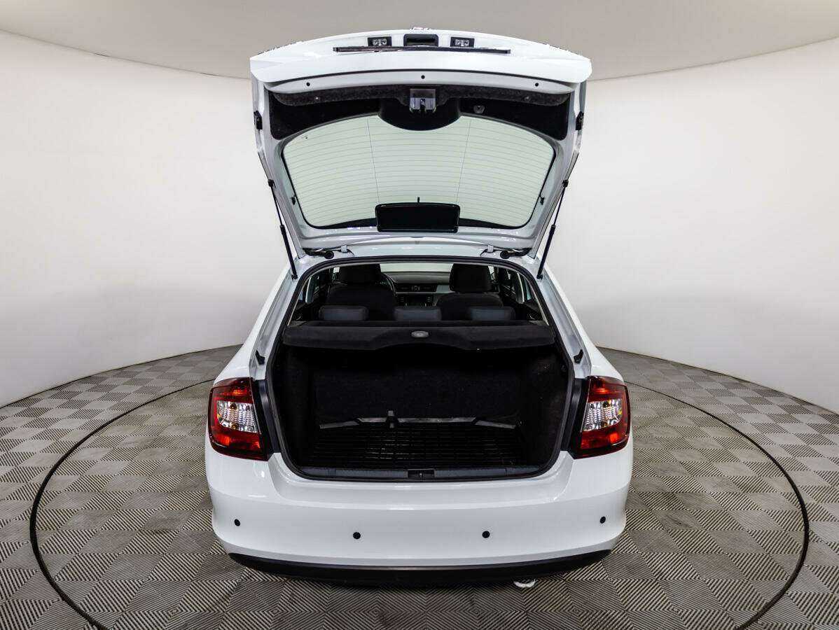 Купить Skoda Rapid с пробегом. Фото: #12