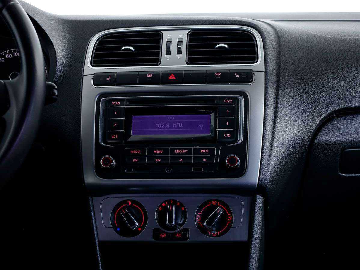 Купить Volkswagen Polo с пробегом. Фото: #15