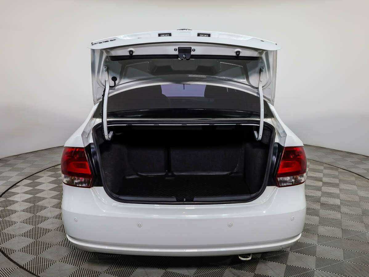 Купить Volkswagen Polo с пробегом. Фото: #19