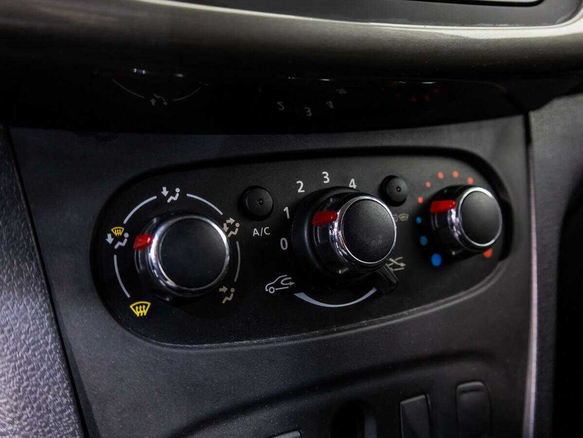 Купить Renault Logan с пробегом. Фото: #12