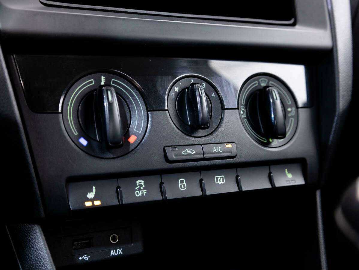 Купить Skoda Rapid с пробегом. Фото: #17