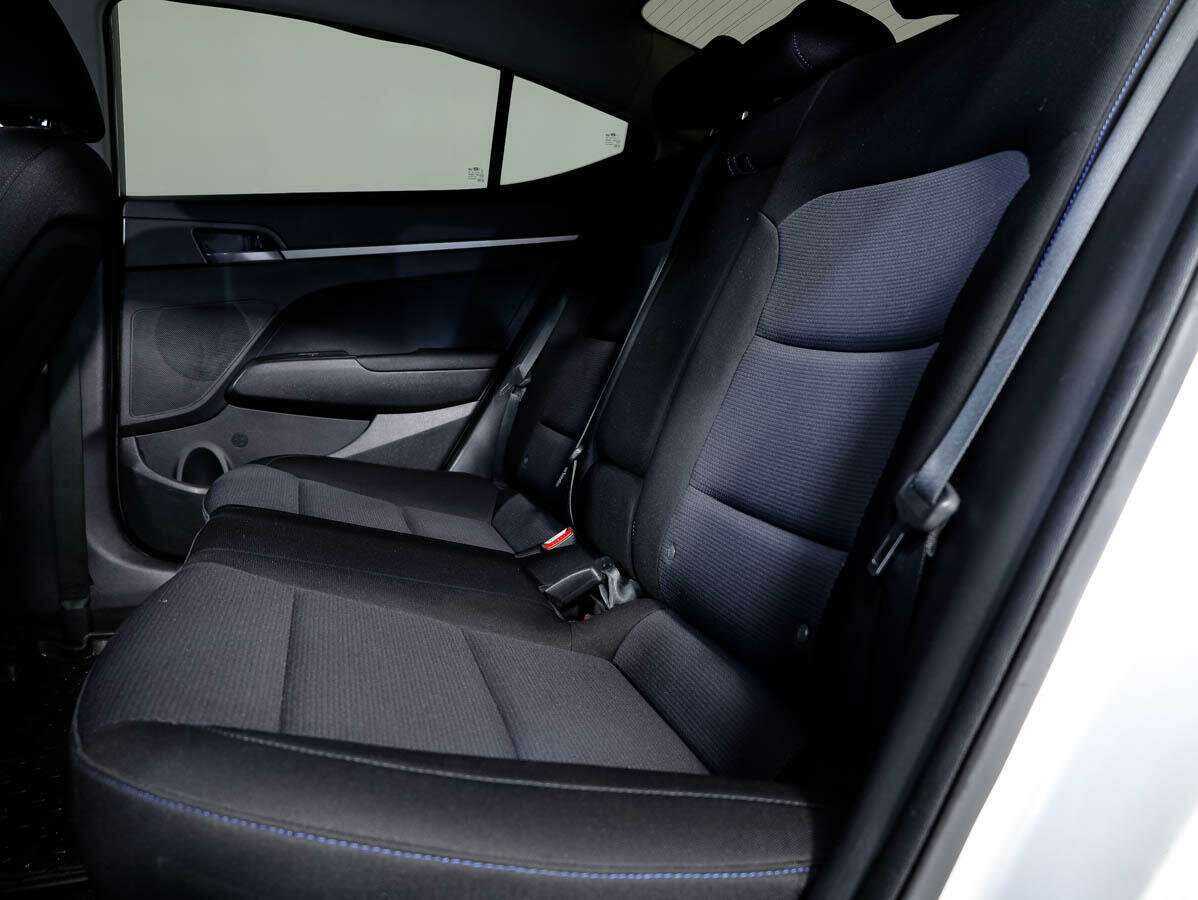Купить Hyundai Elantra с пробегом. Фото: #10