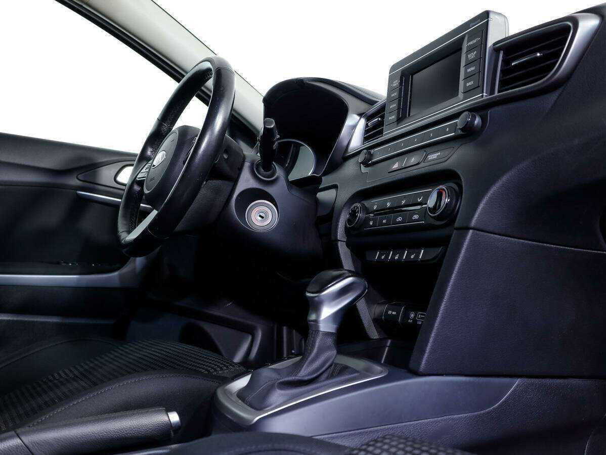 Купить Kia Ceed с пробегом. Фото: #17