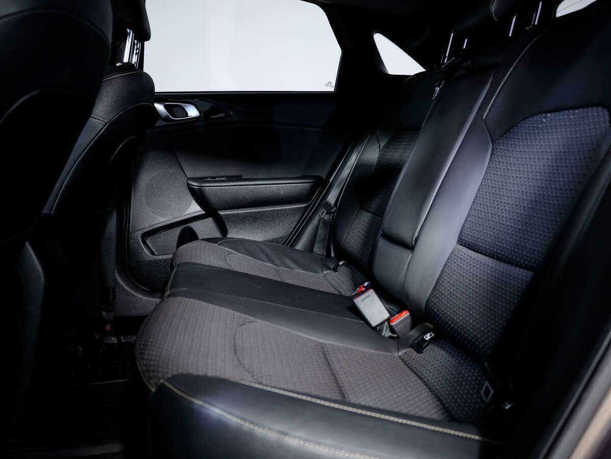 Купить Kia Ceed с пробегом. Фото: #11