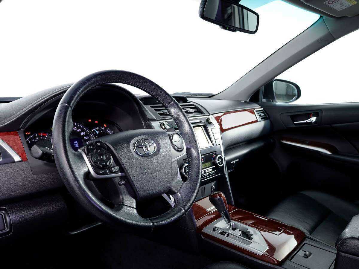 Купить Toyota Camry с пробегом. Фото: #10