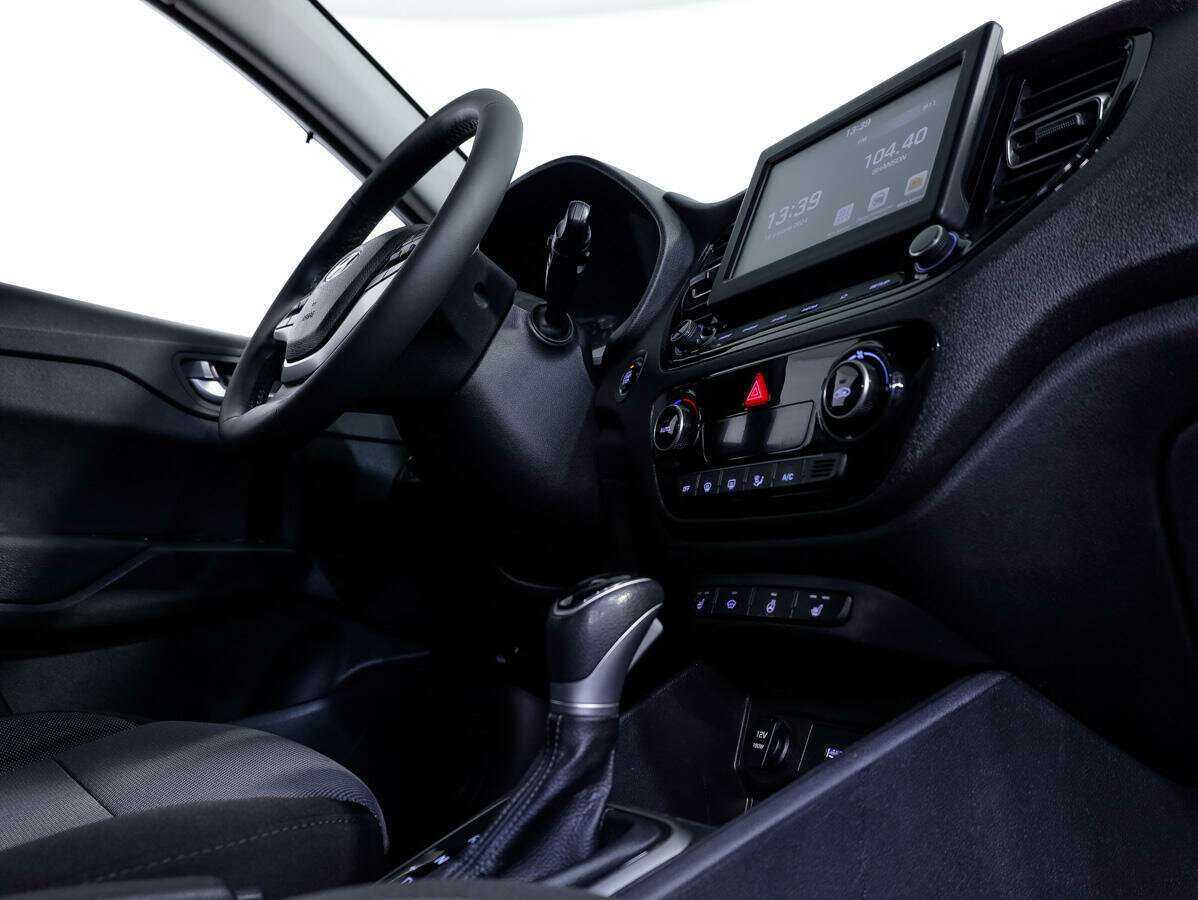 Купить Hyundai Solaris с пробегом. Фото: #18