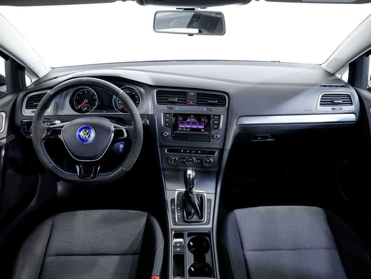 Купить Volkswagen Golf с пробегом. Фото: #8