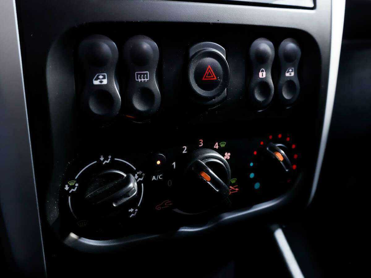 Купить Nissan Almera с пробегом. Фото: #12