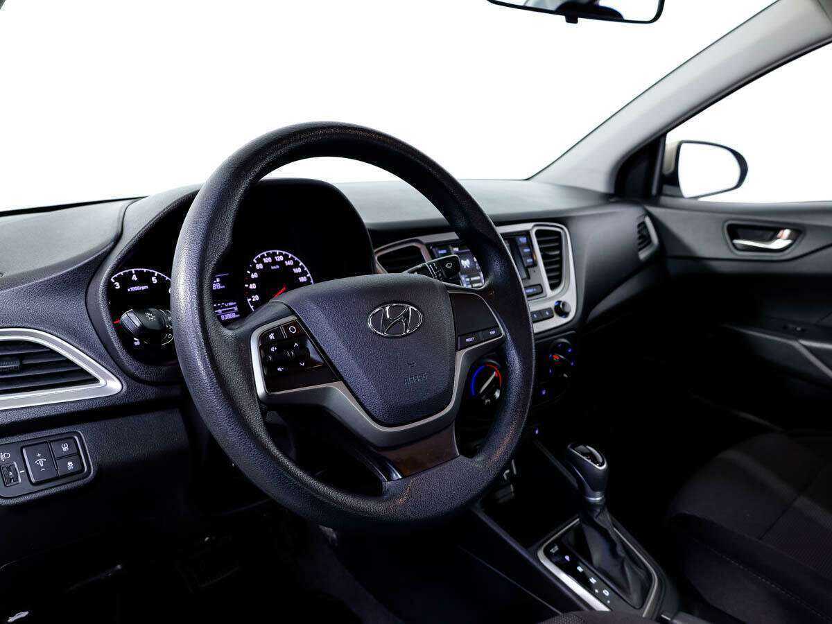 Купить Hyundai Solaris с пробегом. Фото: #10