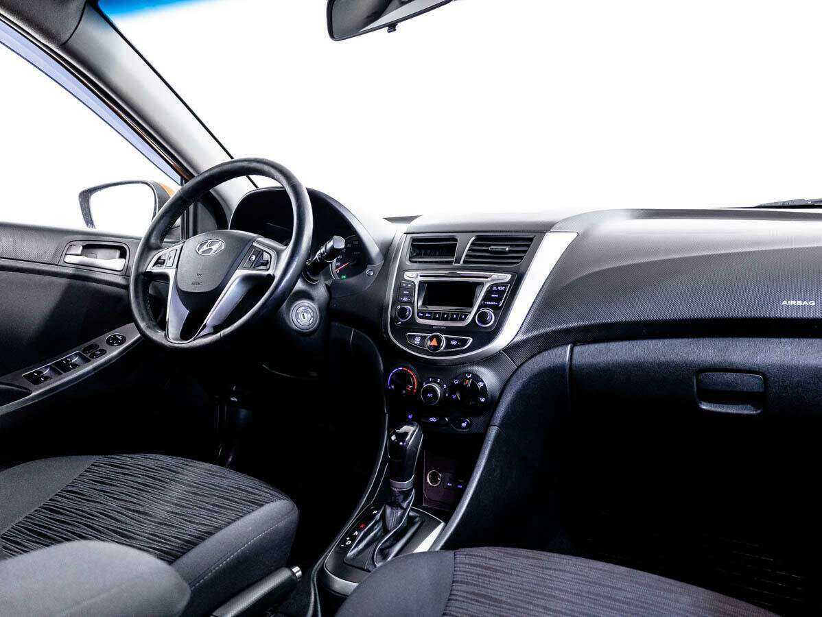 Купить Hyundai Solaris с пробегом. Фото: #7