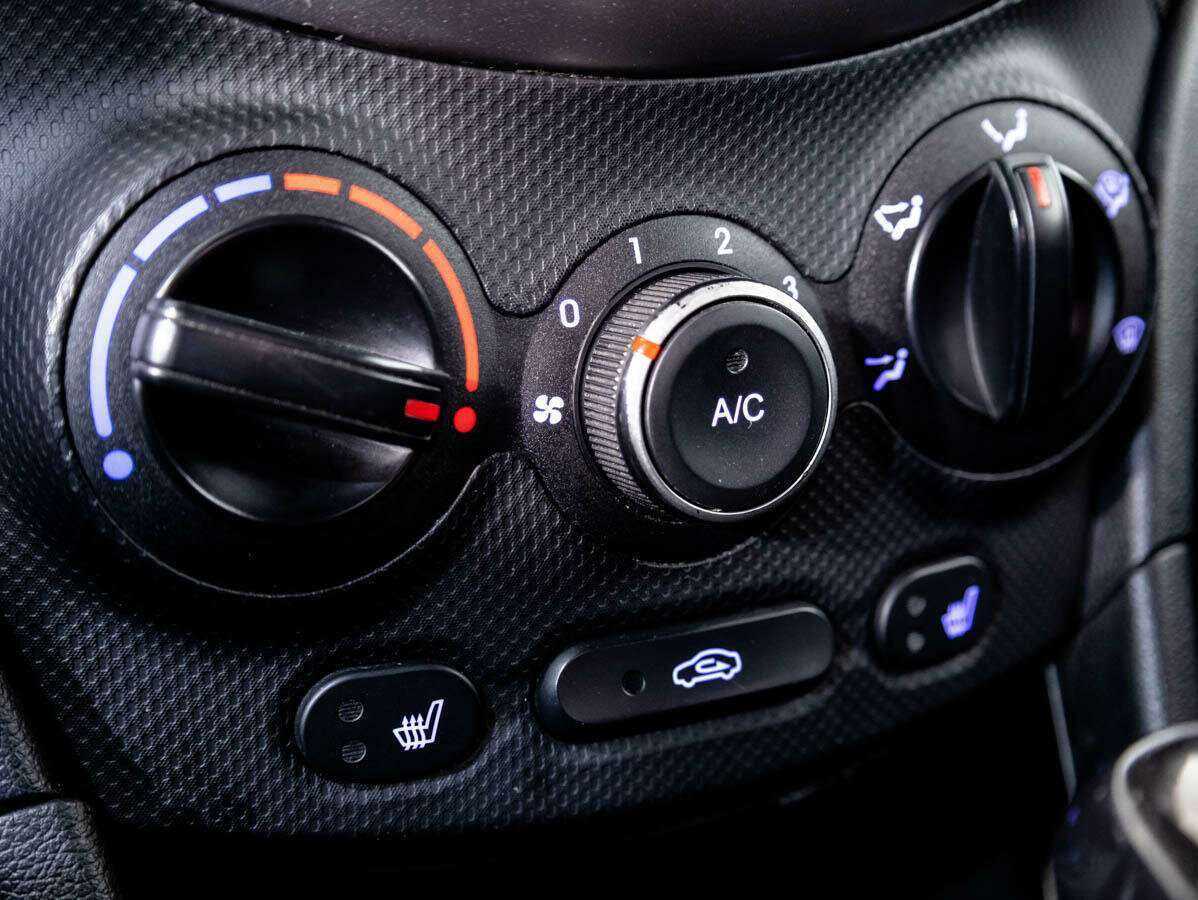 Купить Hyundai Solaris с пробегом. Фото: #15