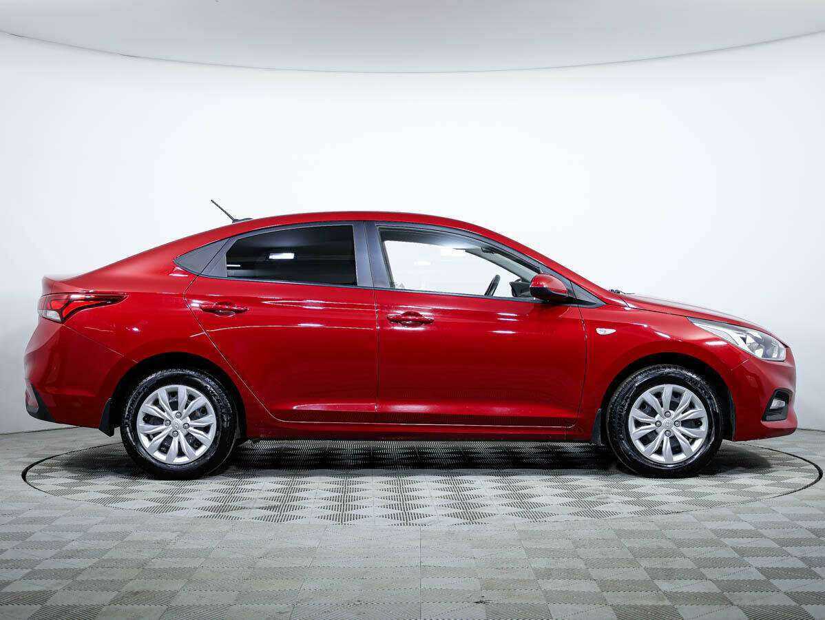 Купить Hyundai Solaris с пробегом. Фото: #2