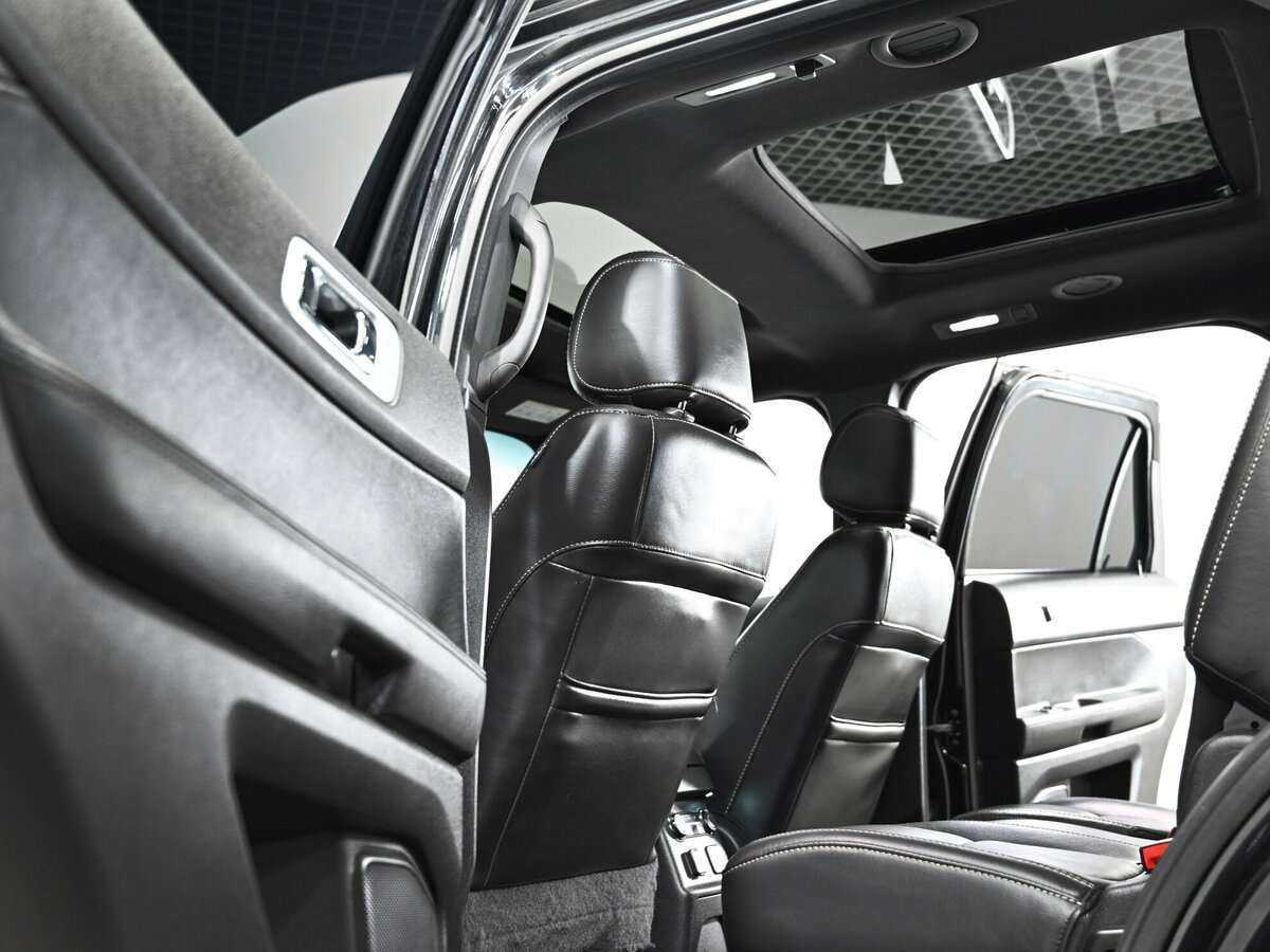 Купить Ford Explorer с пробегом. Фото: #5