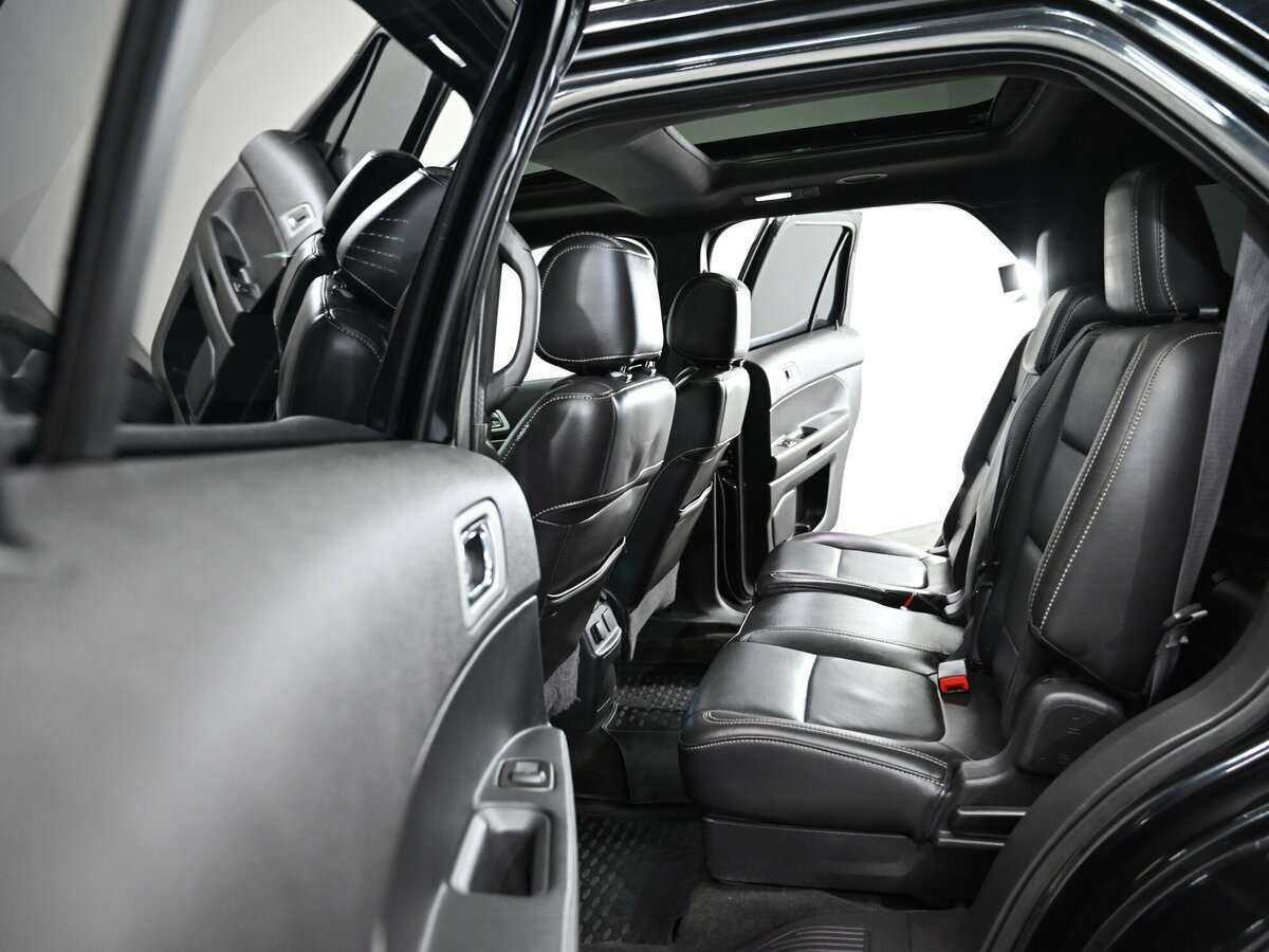 Купить Ford Explorer с пробегом. Фото: #15
