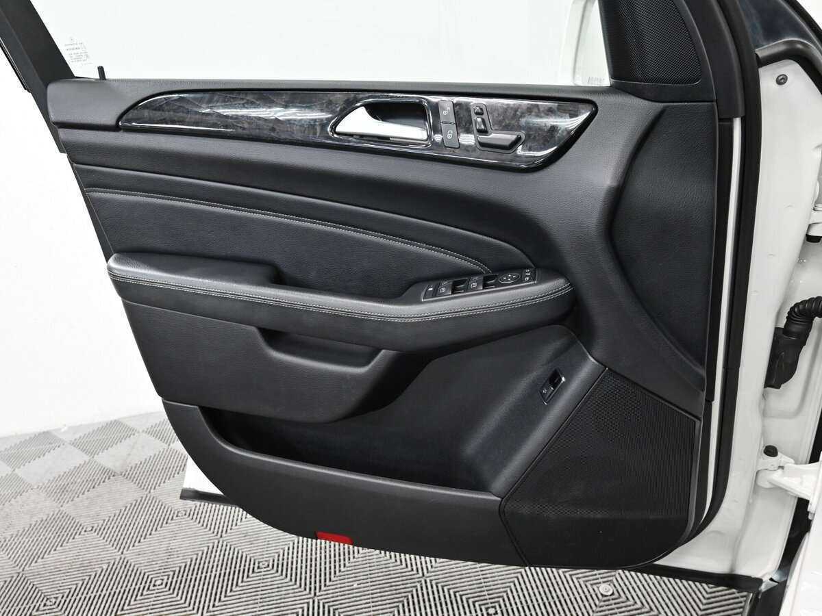 Купить Mercedes-Benz M-Класс с пробегом. Фото: #11