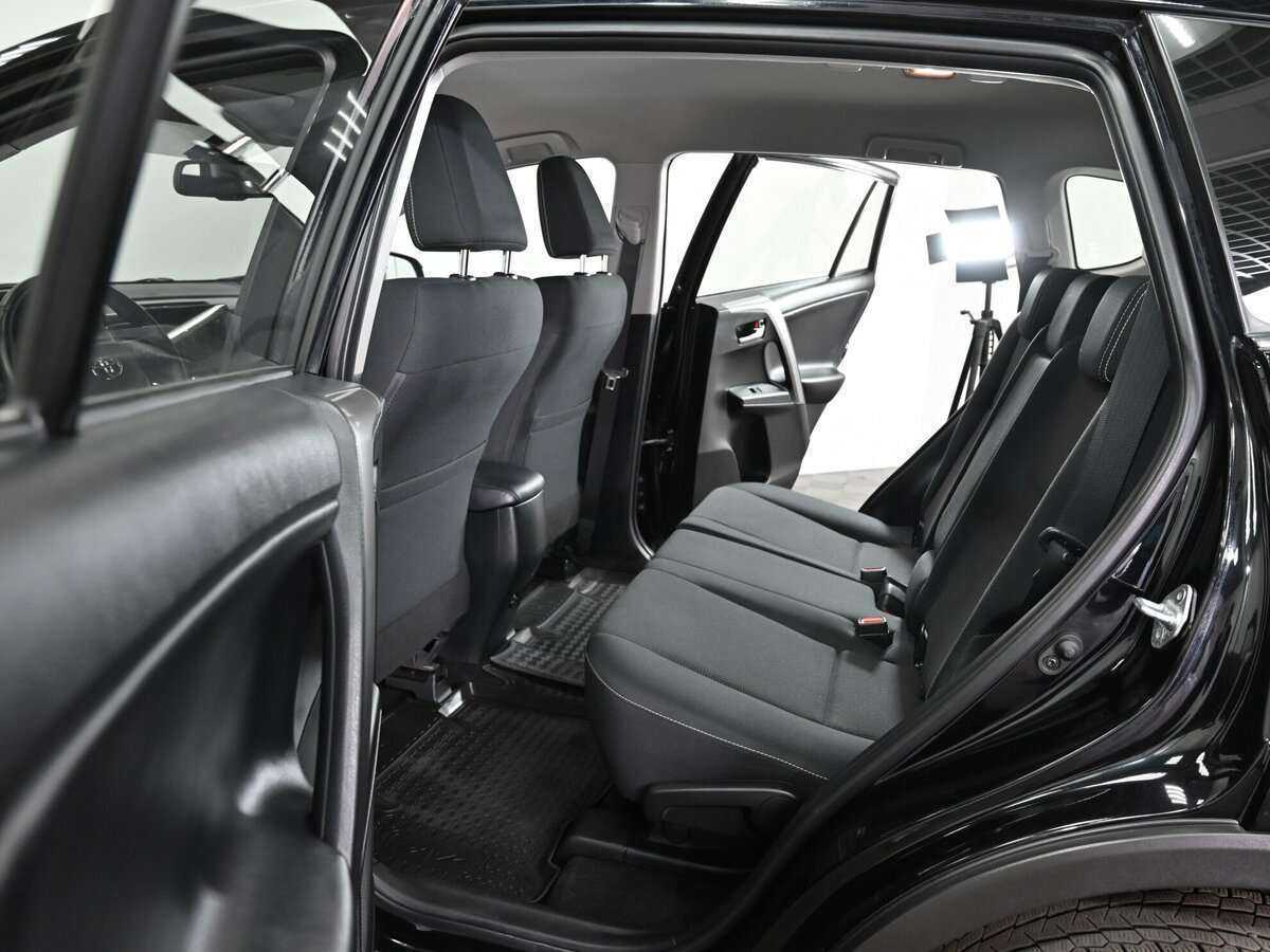 Купить Toyota RAV4 с пробегом. Фото: #5