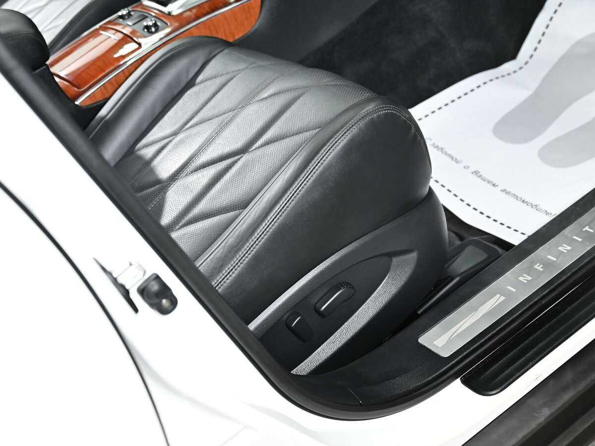 Купить Infiniti FX с пробегом. Фото: #16