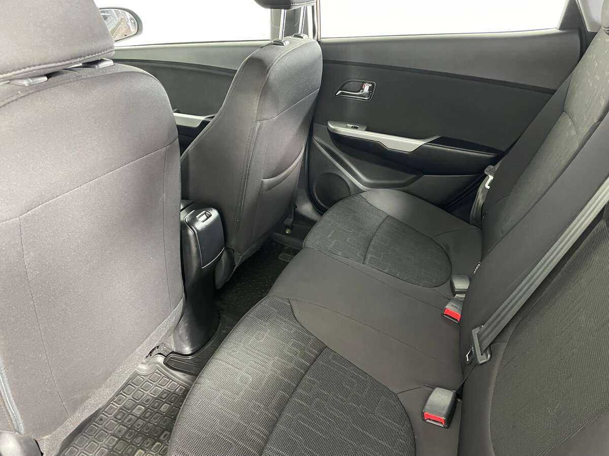 Купить Kia Rio с пробегом. Фото: #19