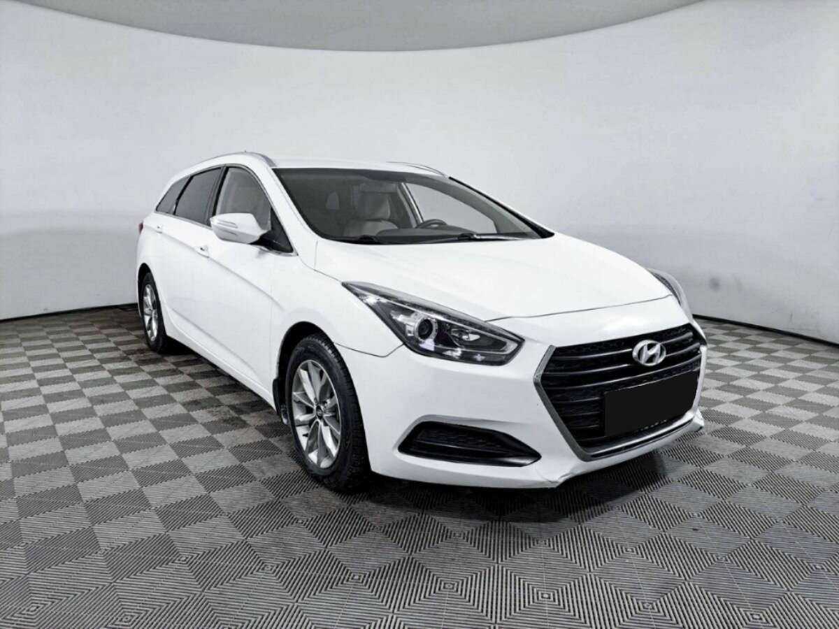 Купить Hyundai i40 с пробегом. Фото: #2