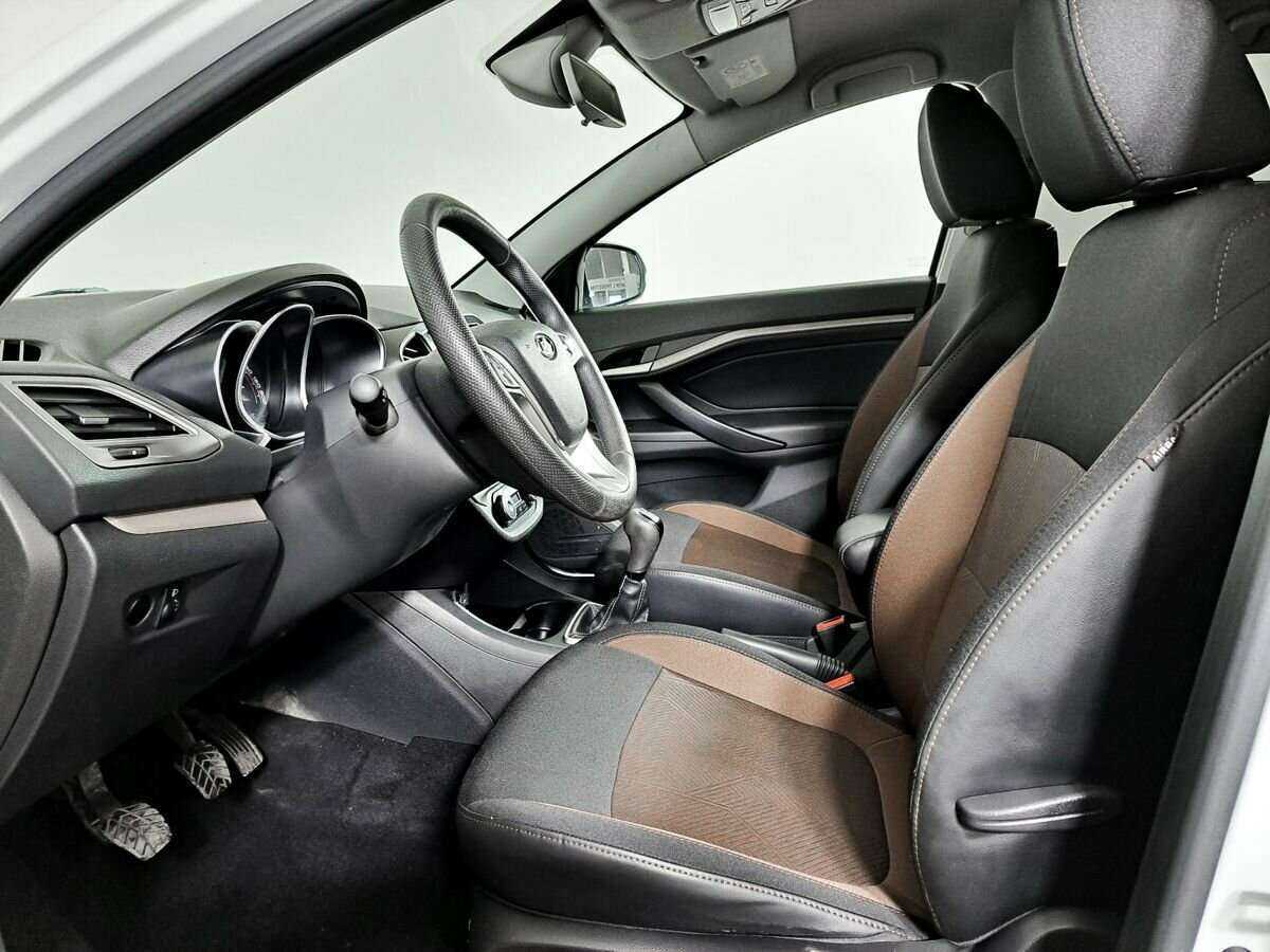 Купить Lada (ВАЗ) Vesta с пробегом. Фото: #13