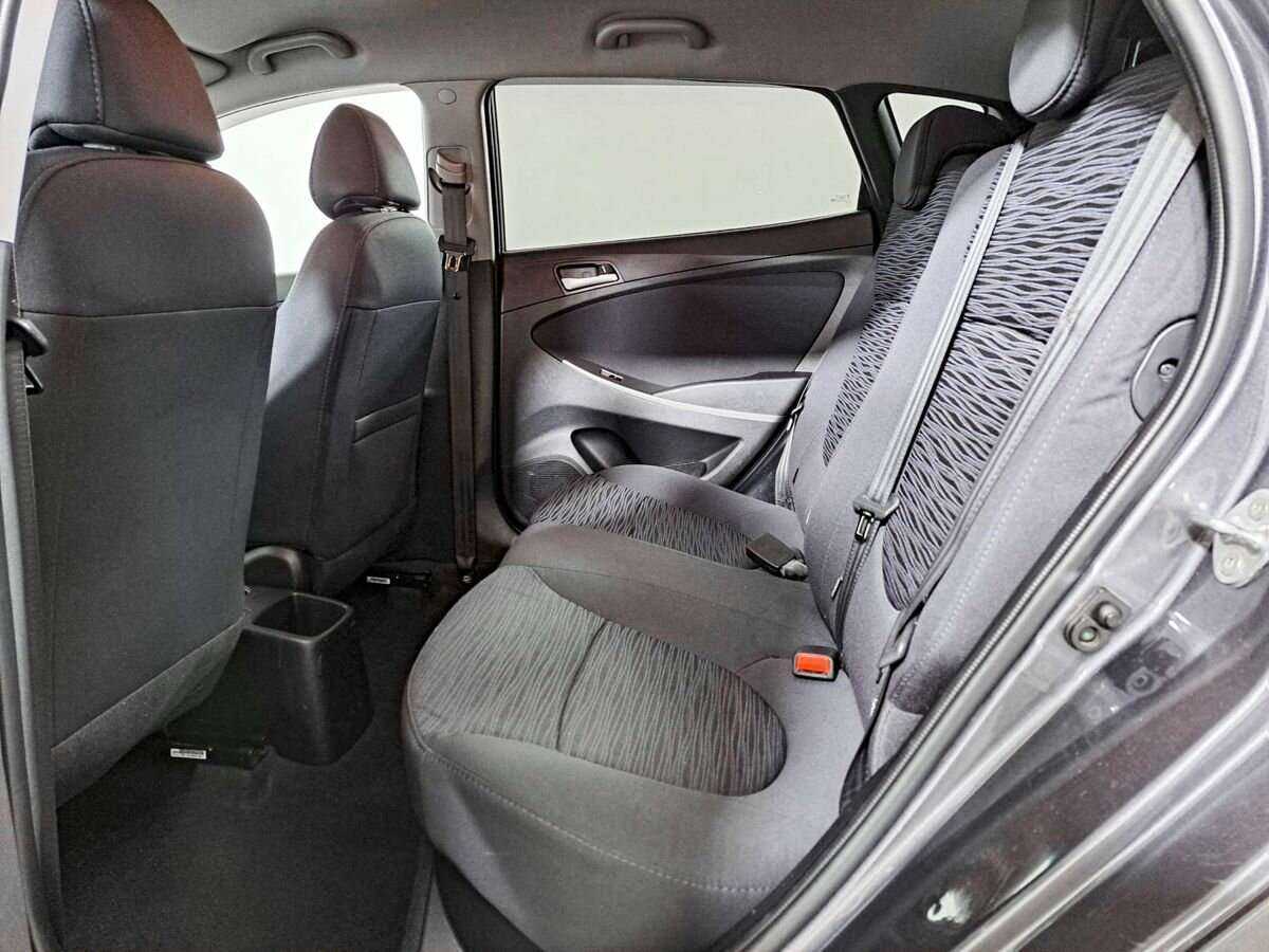 Купить Hyundai Solaris с пробегом. Фото: #11