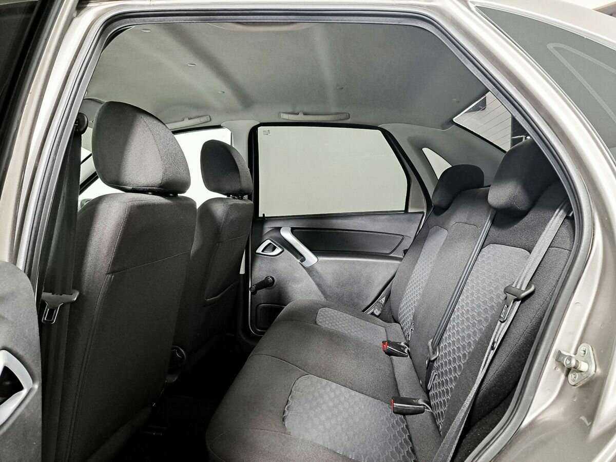 Купить Lada (ВАЗ) Granta с пробегом. Фото: #9