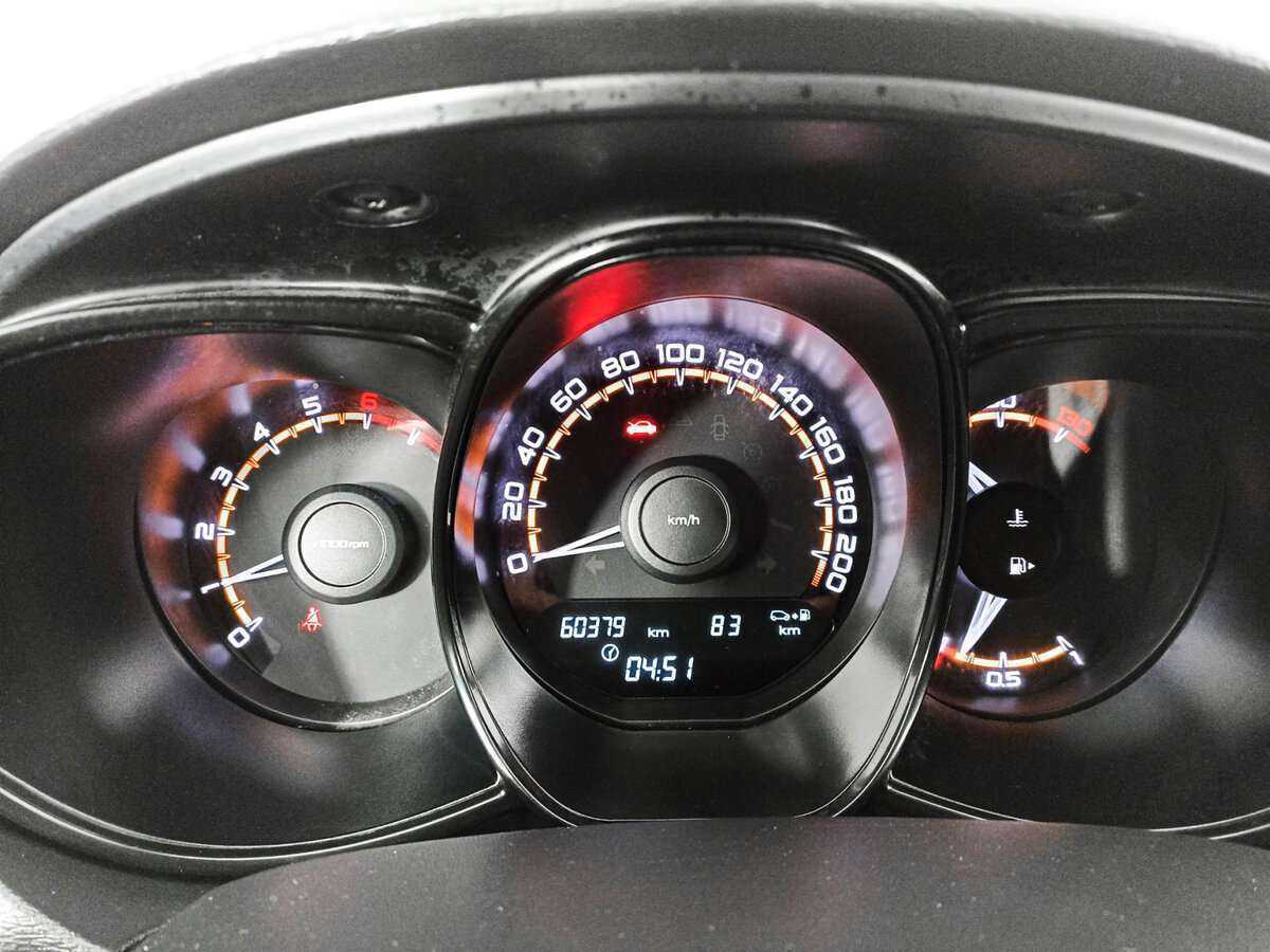 Купить Lada (ВАЗ) Vesta с пробегом. Фото: #10