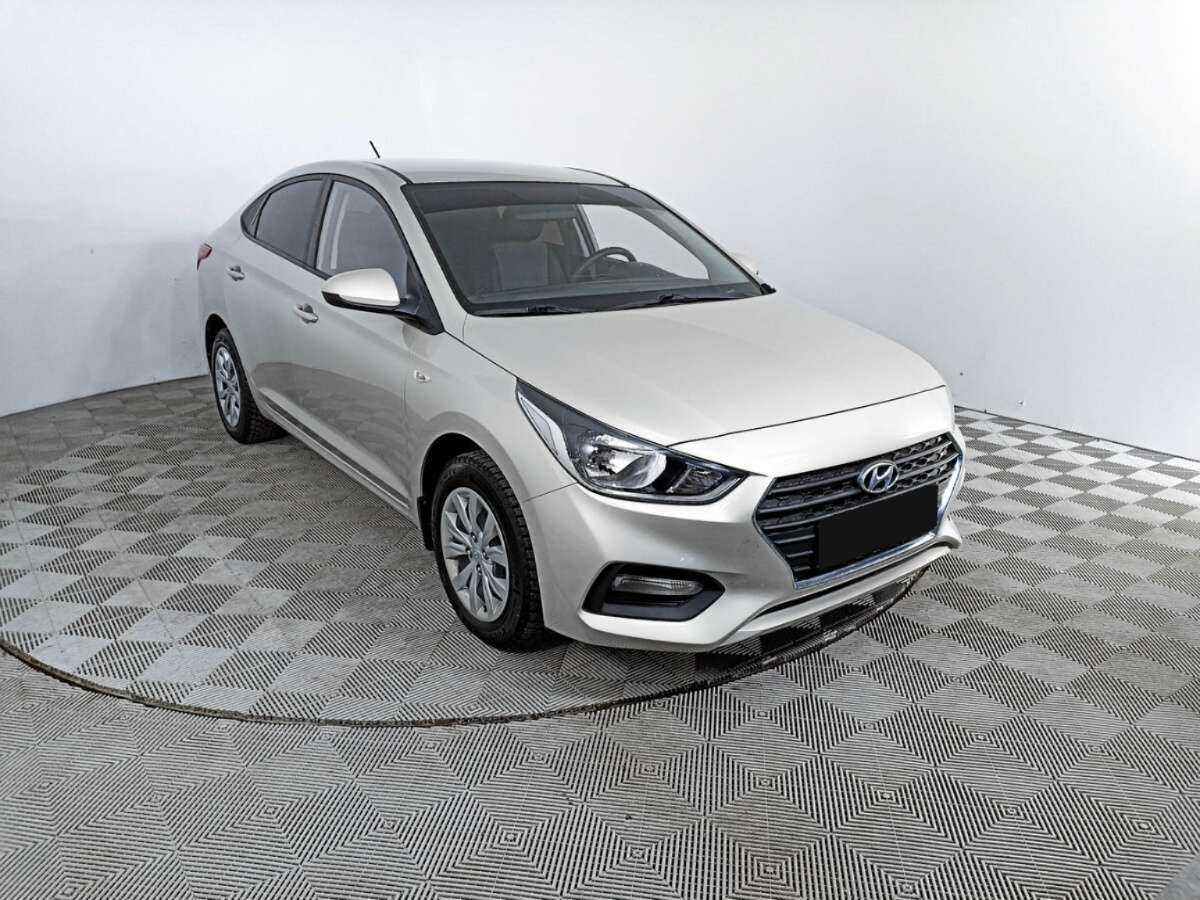 Купить Hyundai Solaris с пробегом. Фото: #2