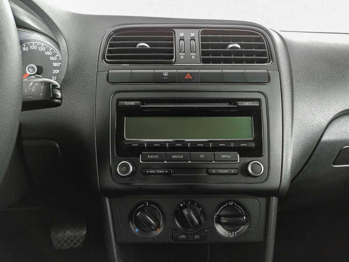 Купить Volkswagen Polo с пробегом. Фото: #12