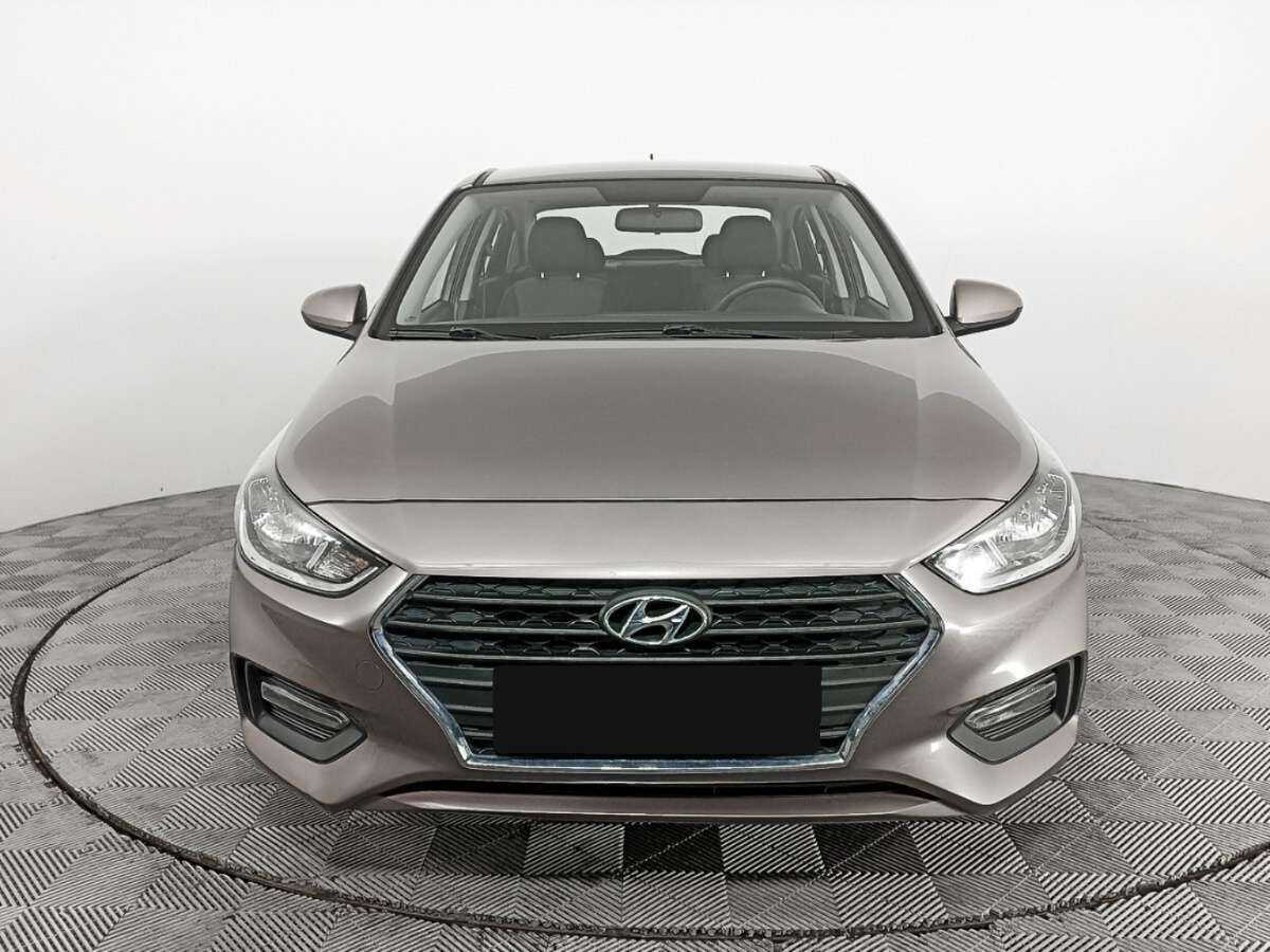 Купить Hyundai Solaris с пробегом. Фото: #1