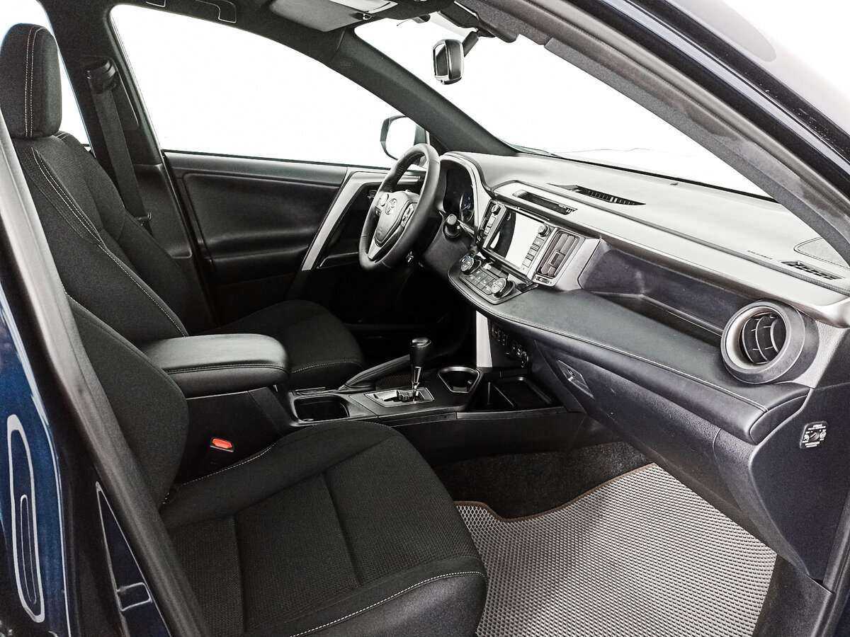 Купить Toyota RAV4 с пробегом. Фото: #10