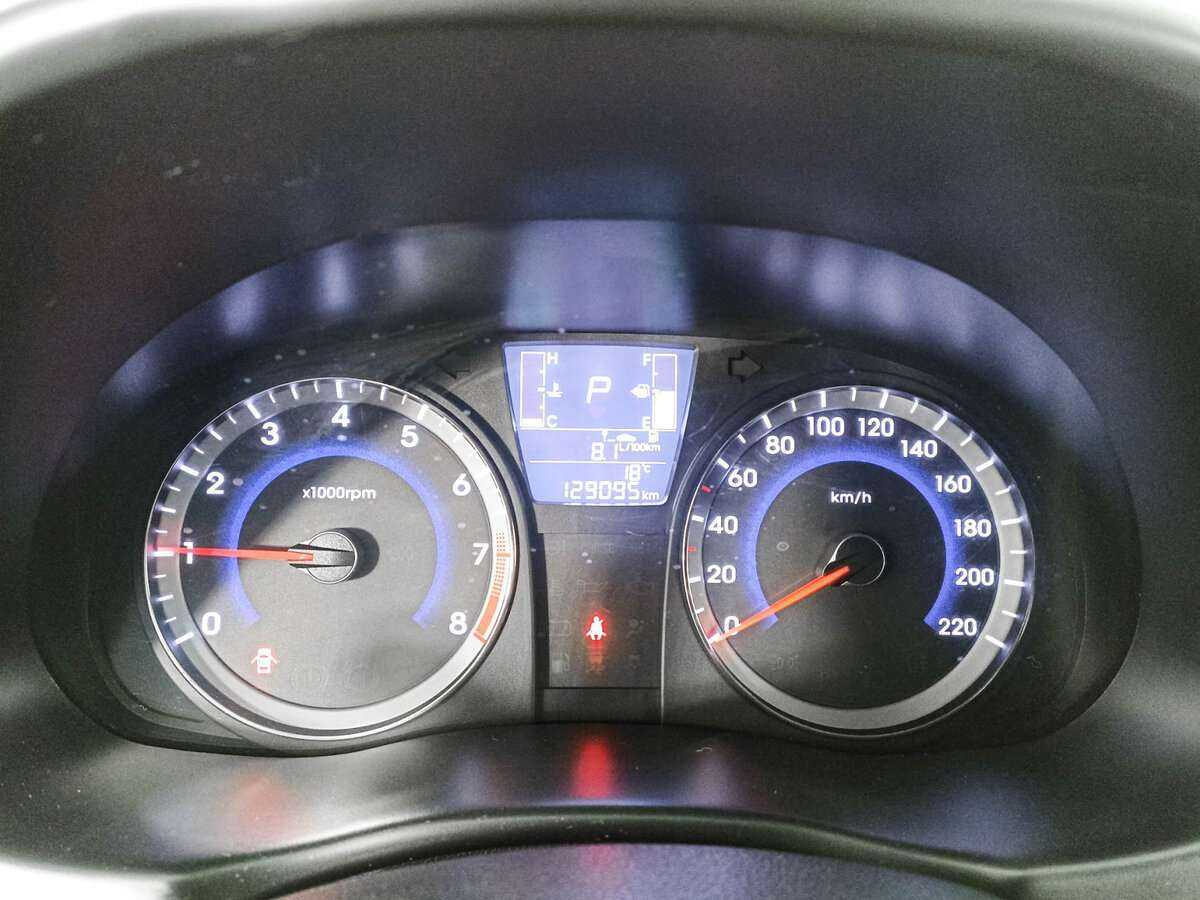 Купить Hyundai Solaris с пробегом. Фото: #12