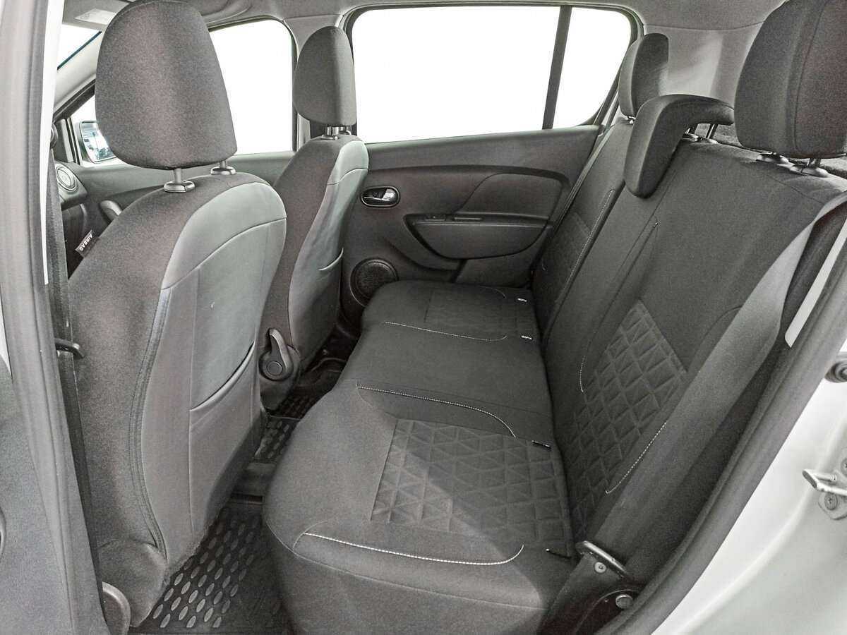 Купить Renault Sandero с пробегом. Фото: #9