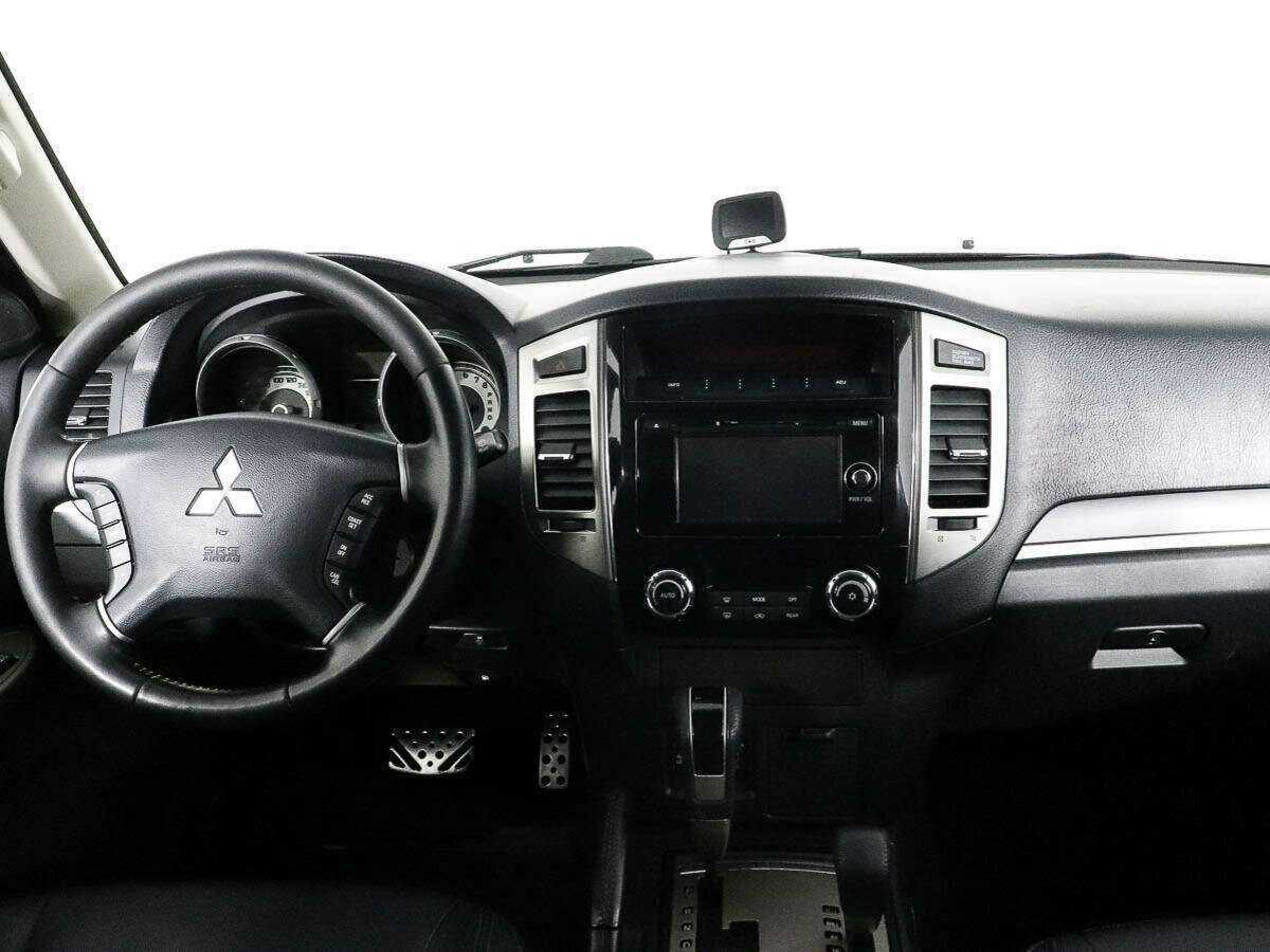 Купить Mitsubishi Pajero с пробегом. Фото: #8