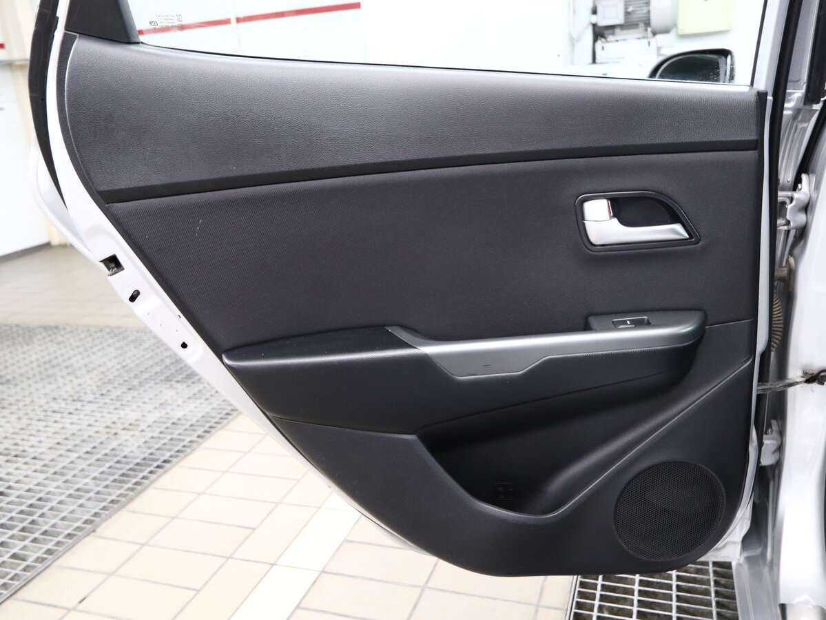 Купить Kia Rio с пробегом. Фото: #8