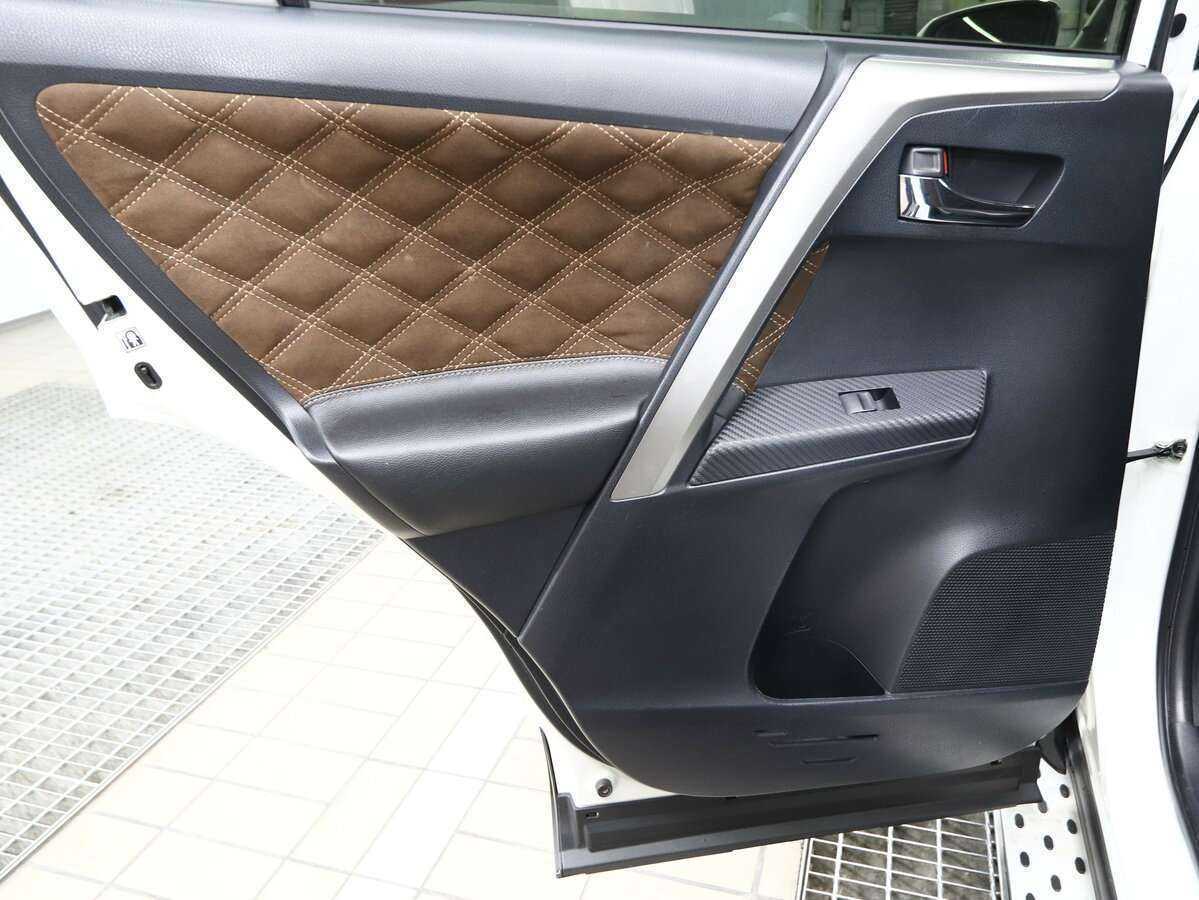 Купить Toyota RAV4 с пробегом. Фото: #20