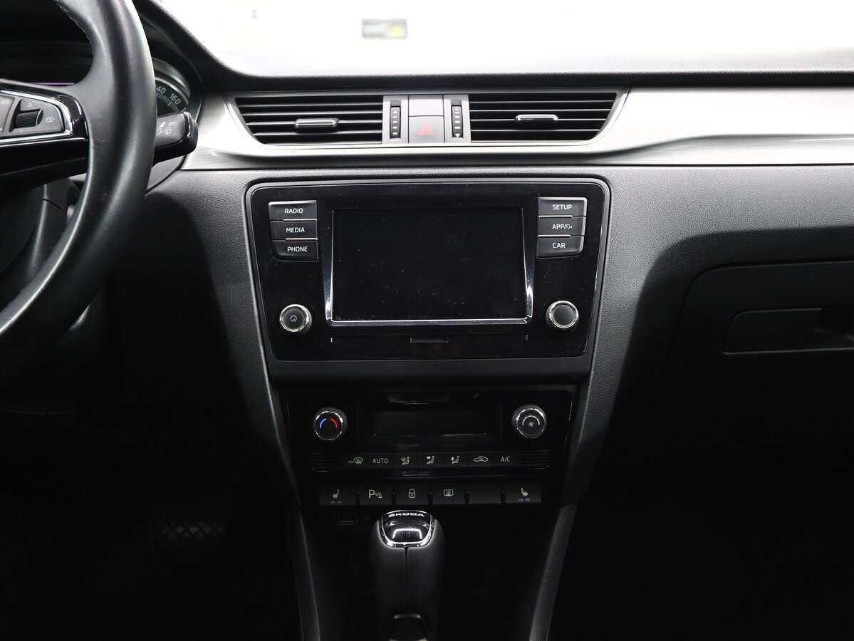 Купить Skoda Rapid с пробегом. Фото: #18