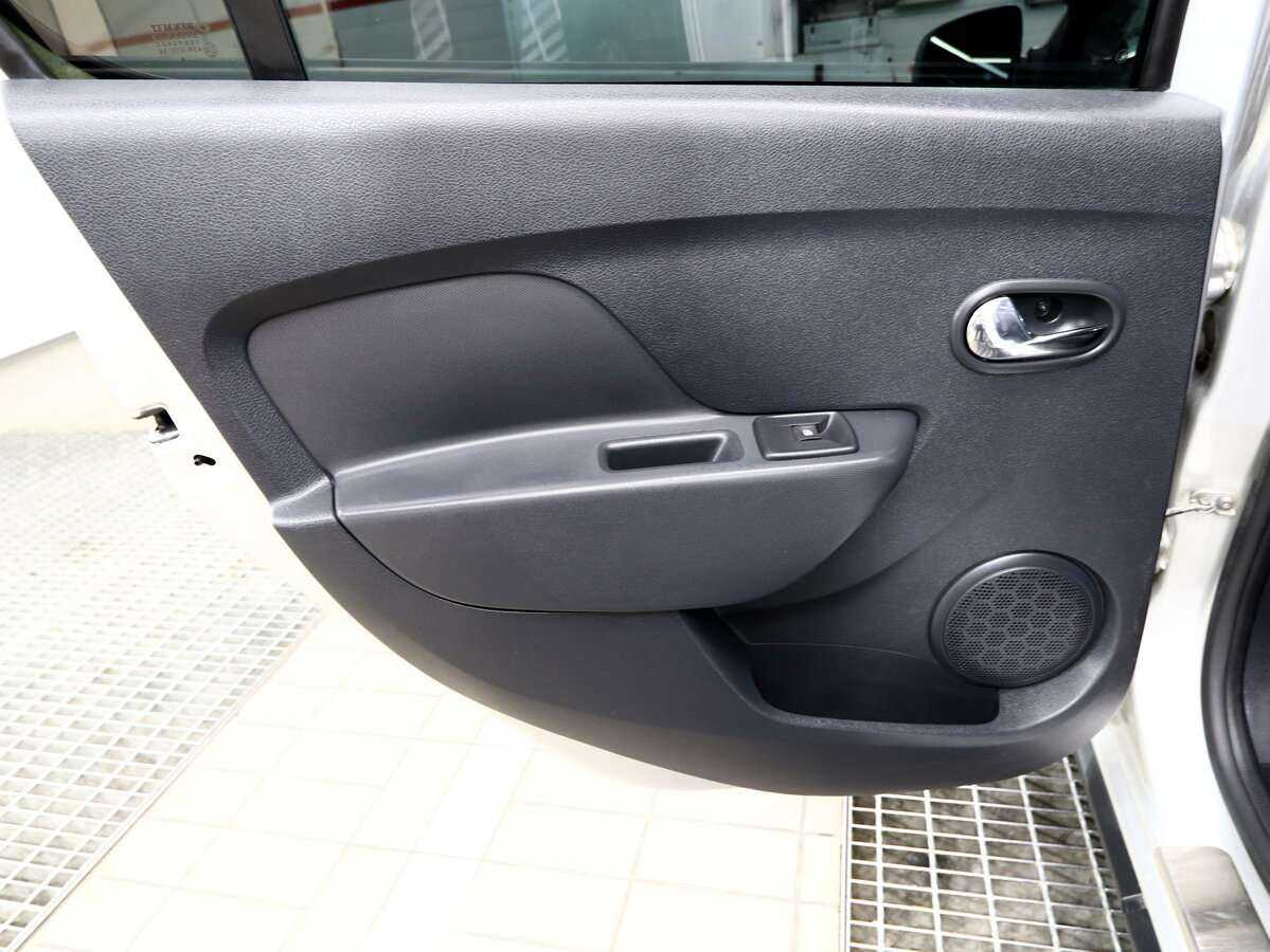 Купить Renault Sandero с пробегом. Фото: #22