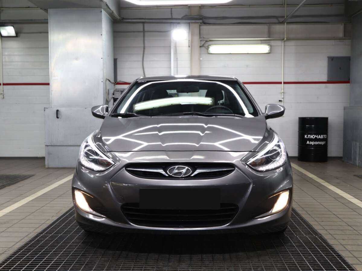 Купить Hyundai Solaris с пробегом. Фото: #2