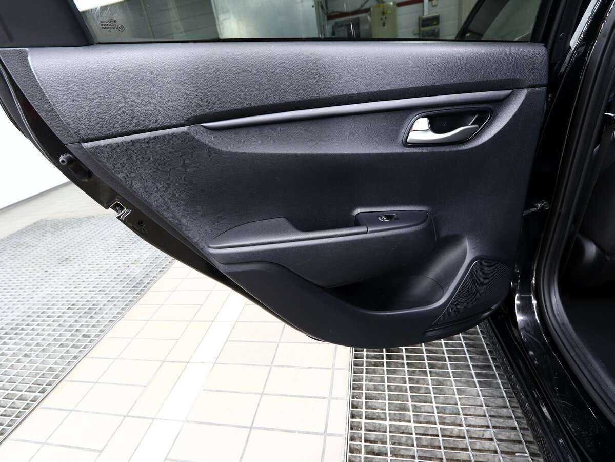 Купить Kia Rio с пробегом. Фото: #13