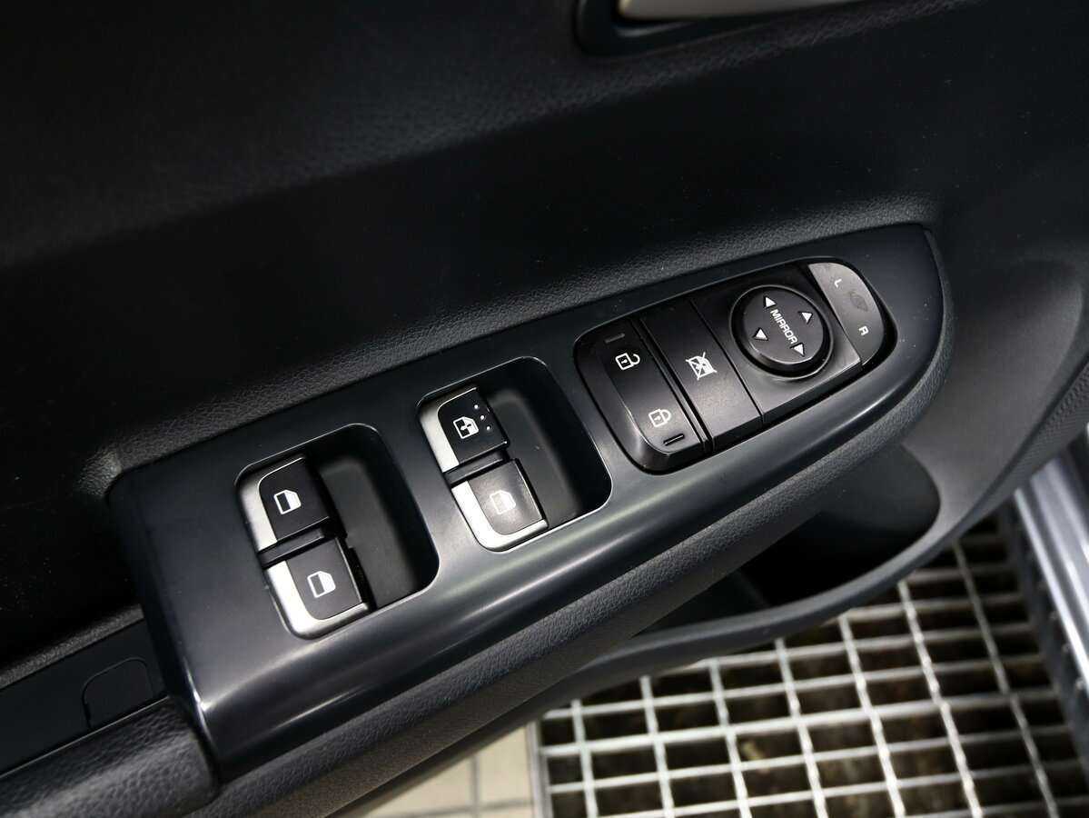 Купить Kia Rio с пробегом. Фото: #15