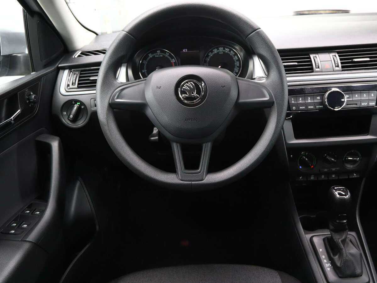 Купить Skoda Rapid с пробегом. Фото: #9